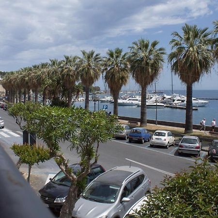 הוילה מילאצו Casa Marina מראה חיצוני תמונה